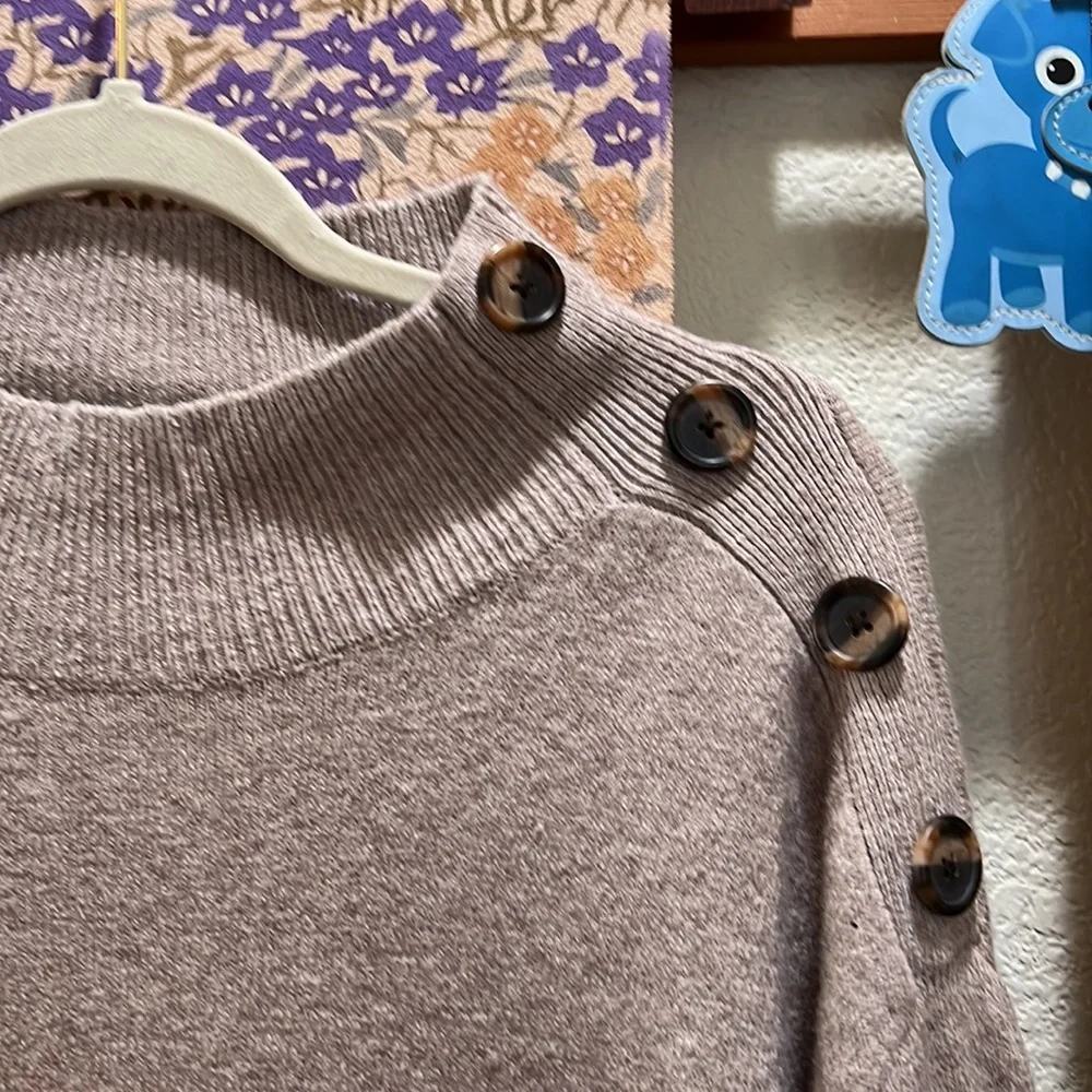 Loft Outlet Button Shoulder Sweater Medium - Picture 2 of 6